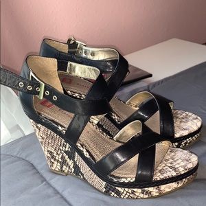 Elaine Turner heels 👠